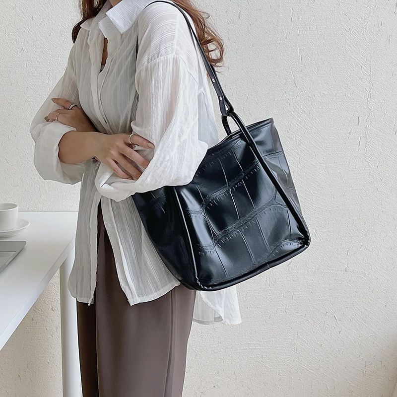 

New Korean women's bags fashion large capacity shoulder bag trend versatile simple handbag stone texture high quality tote bag