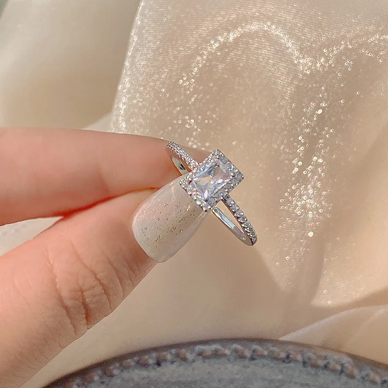 

2022 Luxury Style Big Diamond Silver Plated Color Zircon Jewelry Rings Designer Inspired For Women