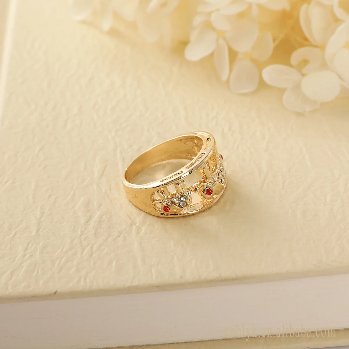 

Luxury Fashion Animal Rings Elephant Crystal Jewelry Women's 18K Gold Plated Zircon Ring