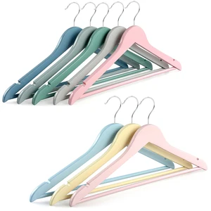 Image of 2019 Trending Products Wholesale Printing Popular Light Color Notches Shoulder Wooden Suit Clothes Hangers with Bar