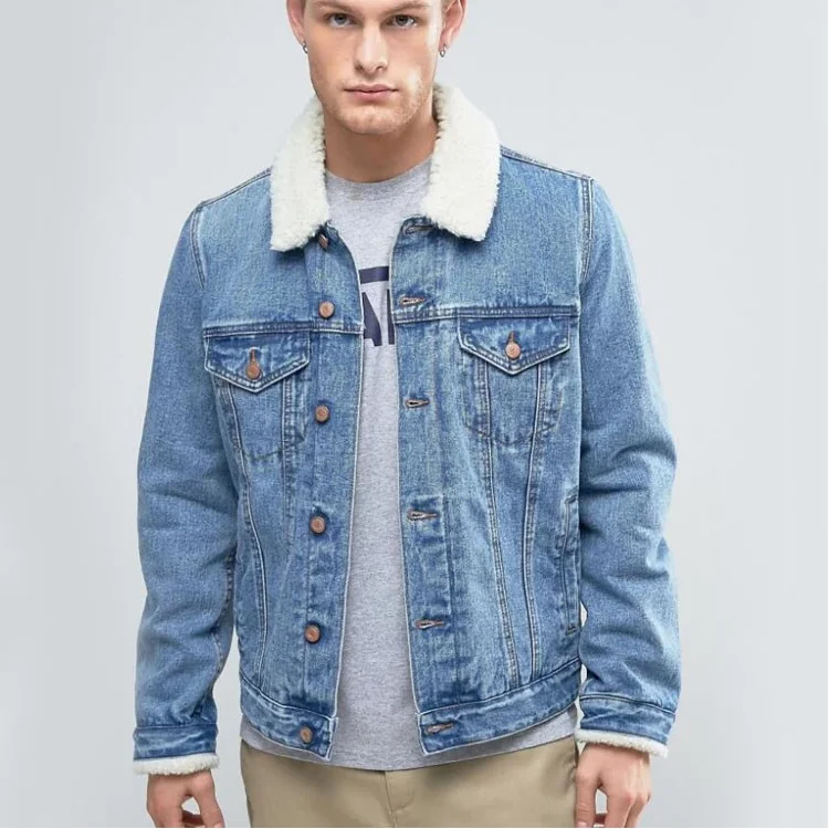 Голубая джинсовая мужская куртка
