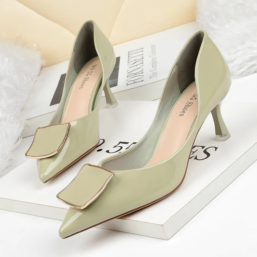 

Wholesale fashion pointed Rhinestone hollow red girls ladies women heel pumps shoes