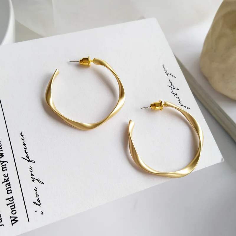 

S925 Sterling Silver Needle Hoop Earrings Simple Geometric C shape Polished Metal Gold Twisted Earrings For Girls, Gold color