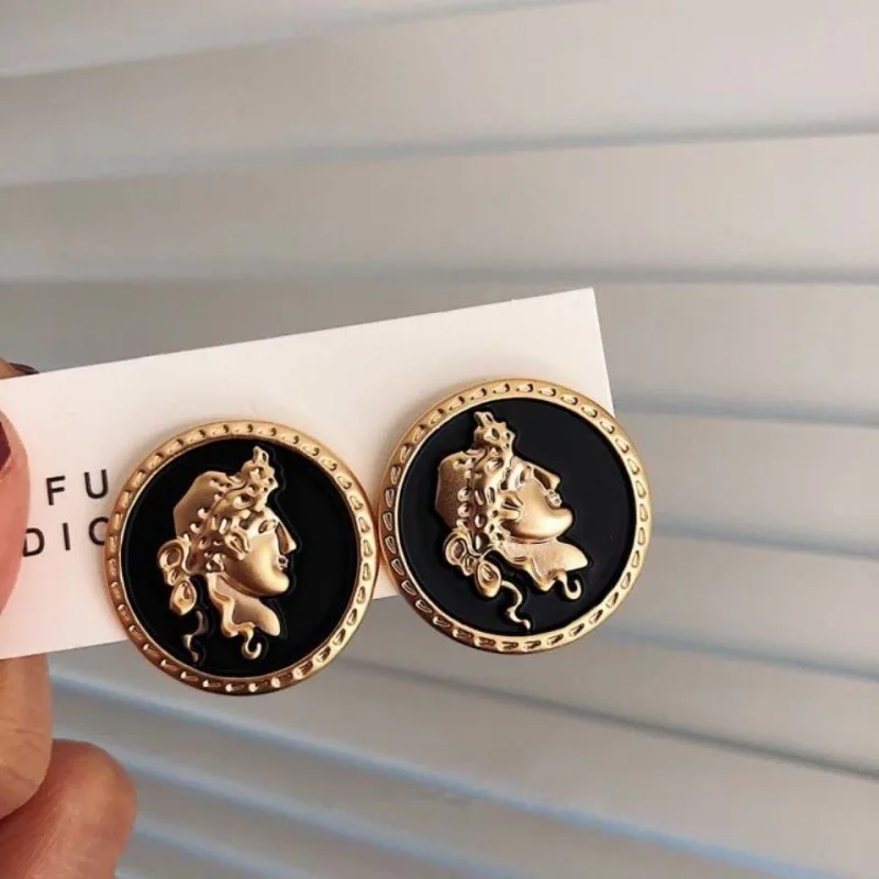 

JuHu2021 New Trendy Simple And Small Earrings Fashion All-match Trendy Vintage Earrings, S925 silver needle a81