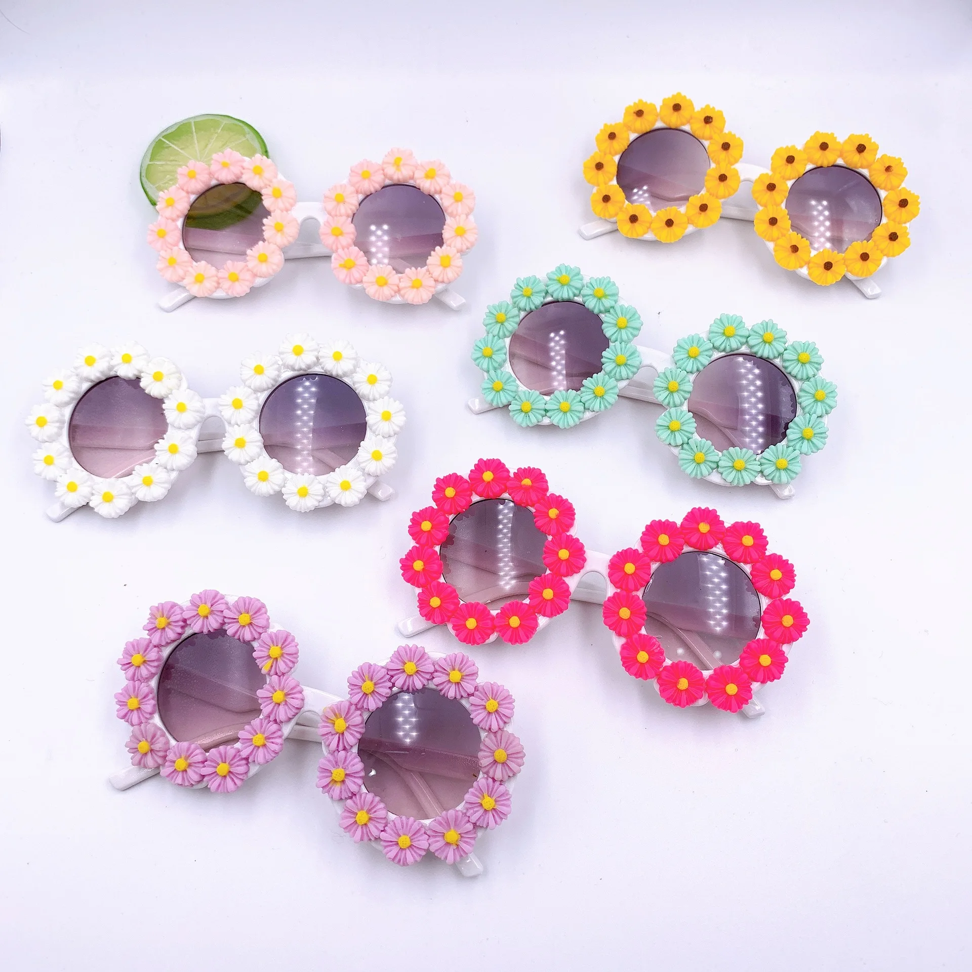 

Children's Trendy Cute Sunflower Round Frame Flowers Rhinestone Sunglasses for Little Girls, As the picture shows