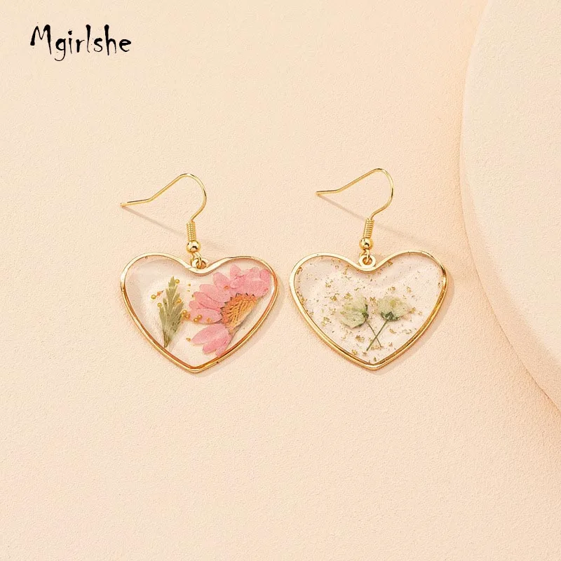 

Mgirlshe 2021 Ins Popular Vintage Pressed Flowers Earring Floral Fashion Women Heart Transparent Earrings Hook Korean Handmade