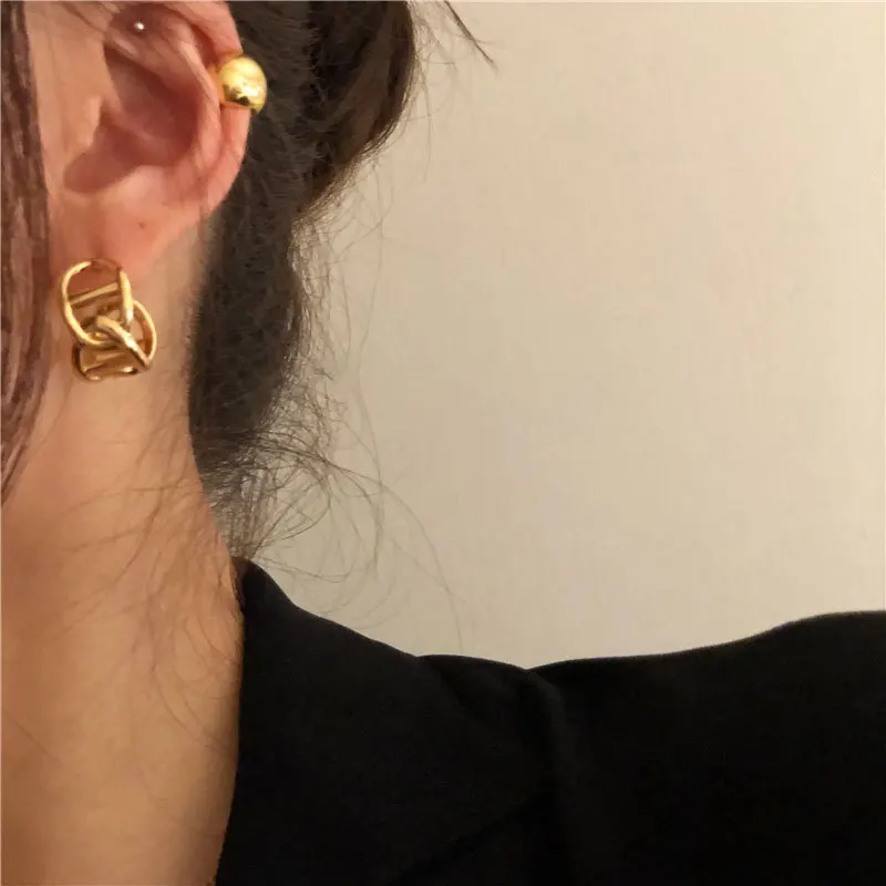 

Gold Plated Hollow Wide C Shape Geometric Hoop Hollow Earrings Fashion Round Pig Nose Shape Hoop Earrings, Gold,silver