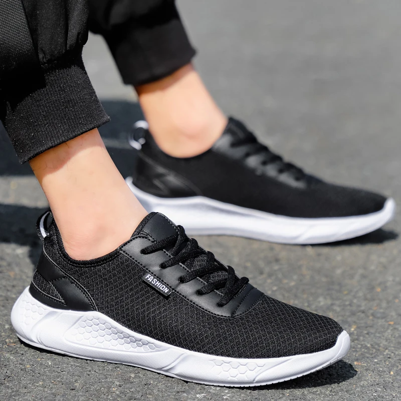 

Men Low Price Cuero And Mesh Upper Laces White Non-Slip Soled Black Tela Suave Mesh Sneakers Transpirables Economicas Wholesale