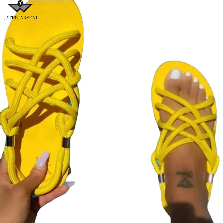 

2021 fashion popular ladies flat sandals ladies strap sandals casual and comfortable beach sandals