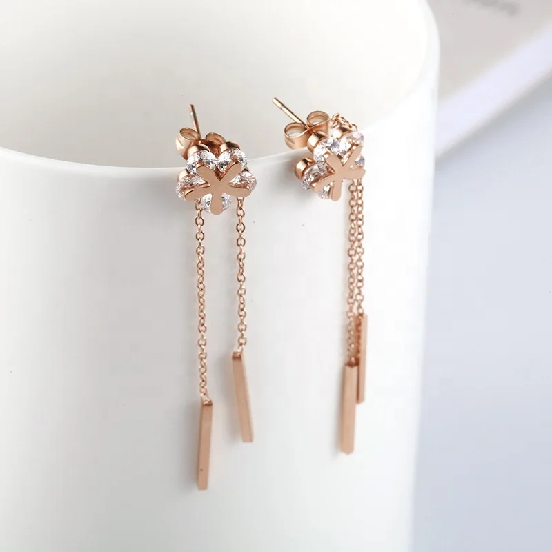 

Newly designed women's beautiful animal butterfly-shaped tassel earrings gold rhinestone stud earrings dangle earrings, Picture shows