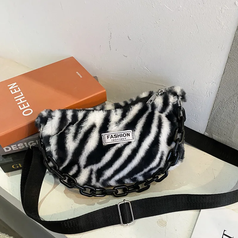 

2021 custom new ladies plush bag fashion zebra pattern flap bag chain crossbody underarm handbag wholesale