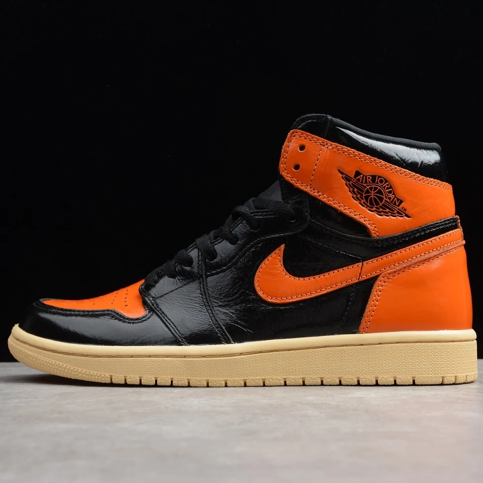 

Hot Sale Nike Air Jordan 1 Retro High Shattered Backboard 3.0 Sneaker for Men