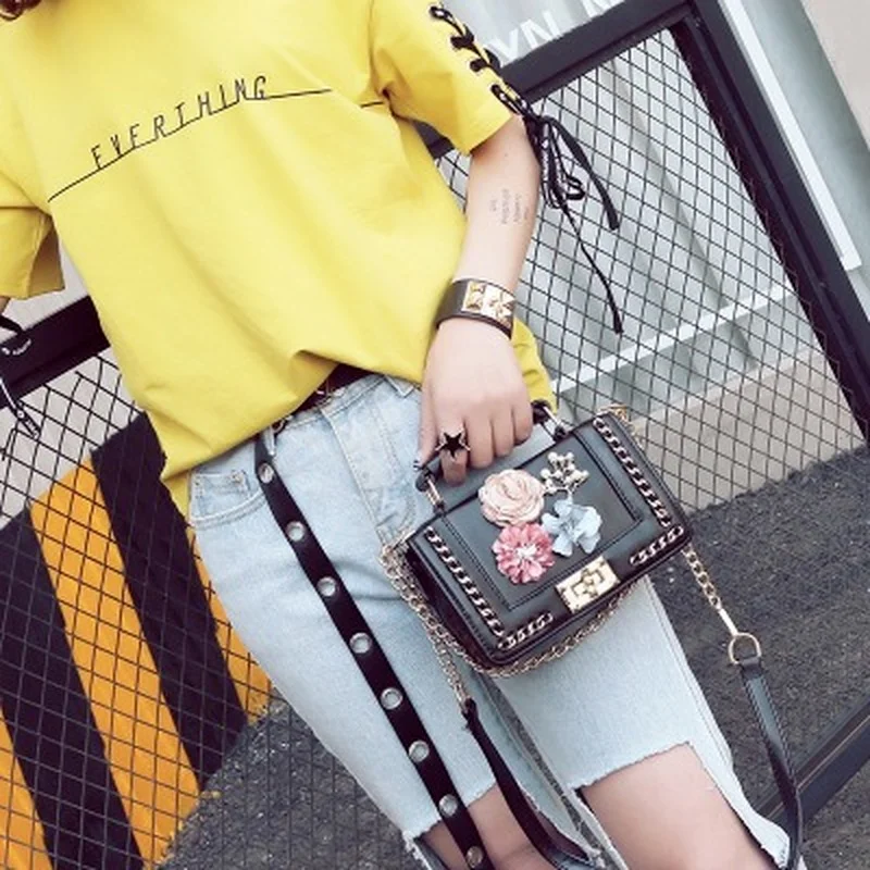 

Women Woven Chain Handbag Fashion New Hit Color Flower Pearl Small Square Shoulder Messenger Bag