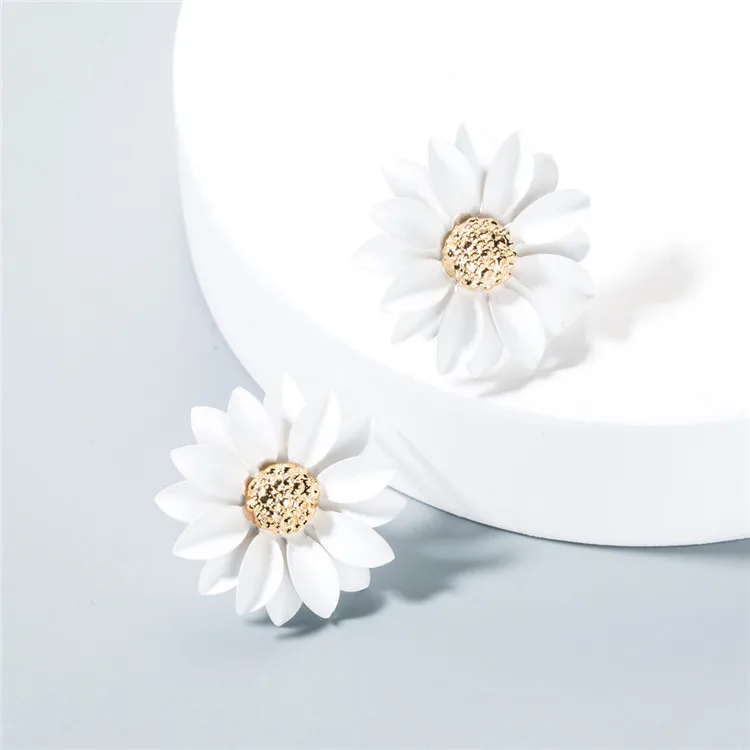 

Cute Sunflower Daisy Flower Earring Women White Daisy Stud Earrings