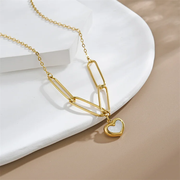 

Wholesale New Fashion Titanium Steel Shell Love Heart Shaped Retro Colla Sweater Chain Women Necklace