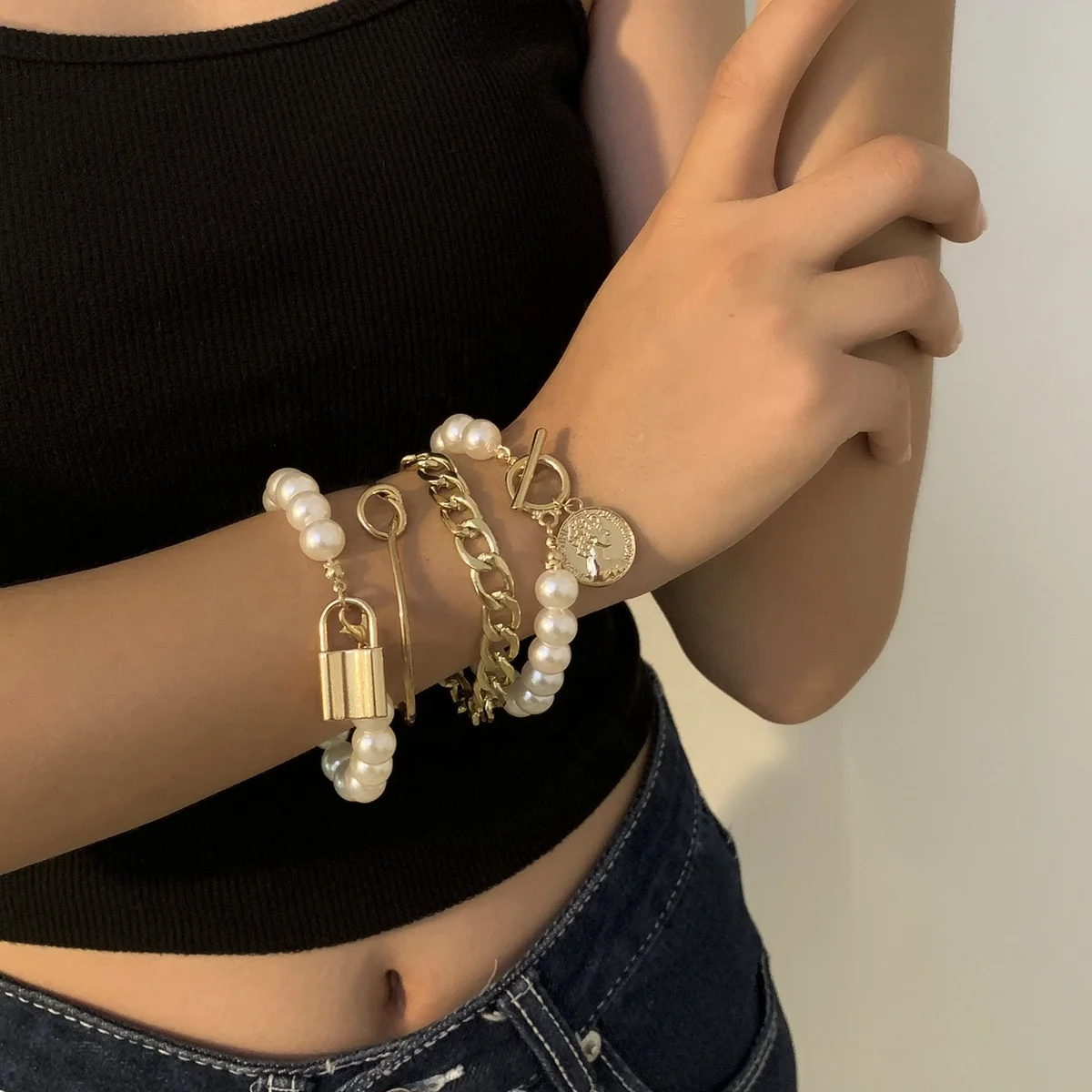 

Punk Miami Cuban Retro Knotted Chain Lock-Shaped Accessories Female Temperament Cold Wind Bead Beads Portrait Hip Hop Bracelet, Customized color