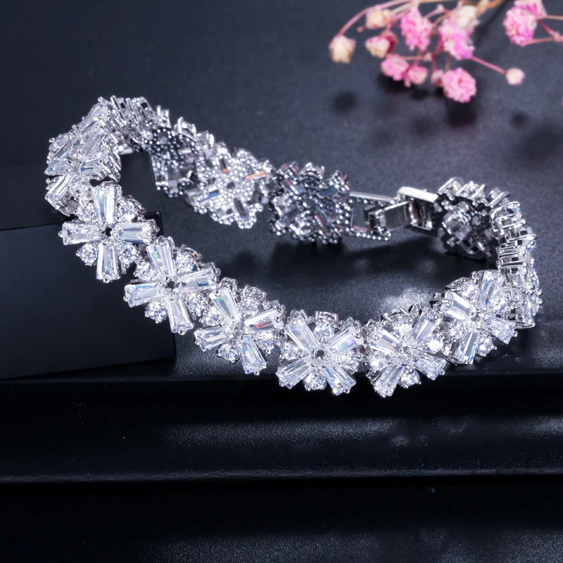 White Gold Filled Full Iced Out Cubic Zirconia Stone Luxury Women Wrist Heavy Wedding Bracelet for Bridal Jewelry Accessories