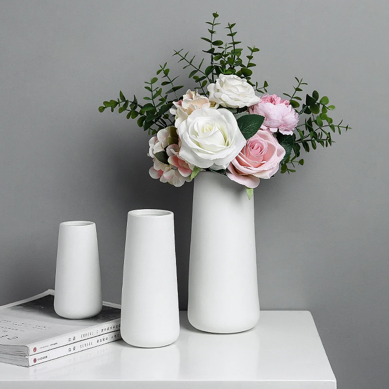 

Modern Flower Vases White ceramic Handmade Vase For Wedding