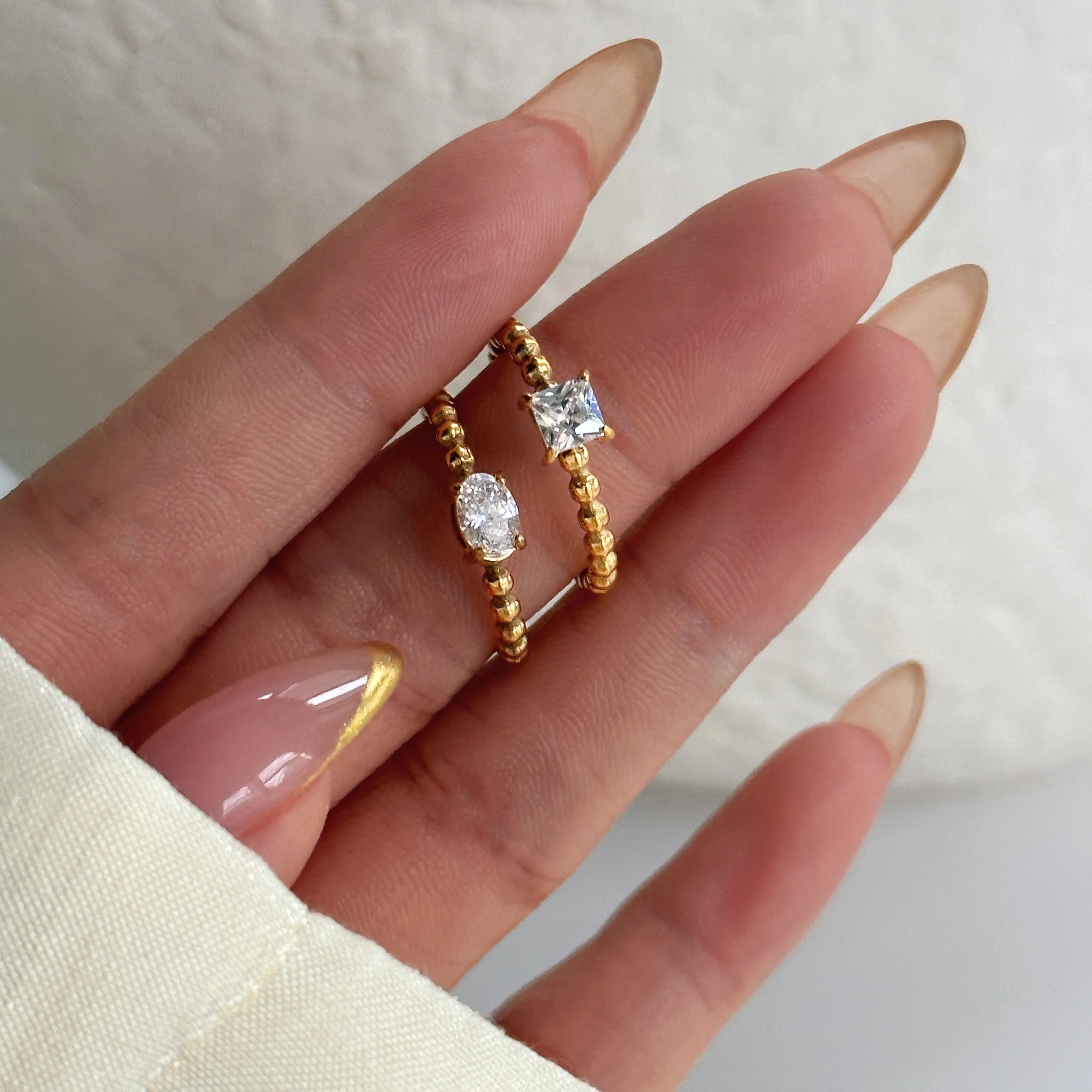 

Dazan Autumn Winter New Ins Trendy 18k Pvd Gold Plated Stainless Steel Minimalist Elegant White Zircon 2 Design Bead Ring Women