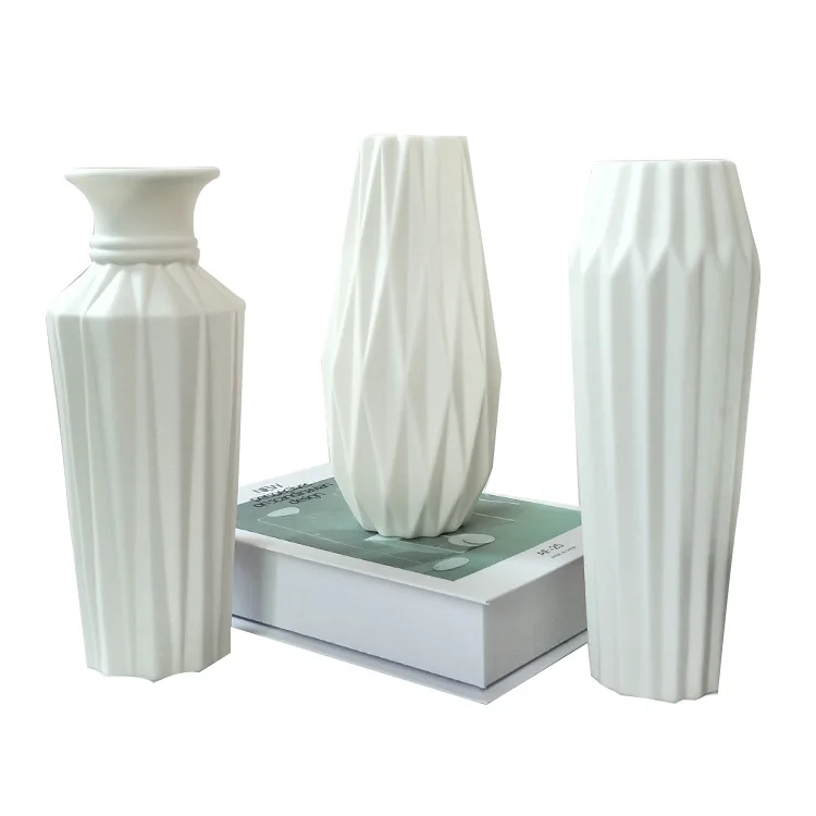 

White origami ceramic vase with wide mouth and small fresh simple modern plain burning living room TV cabinet home decoration