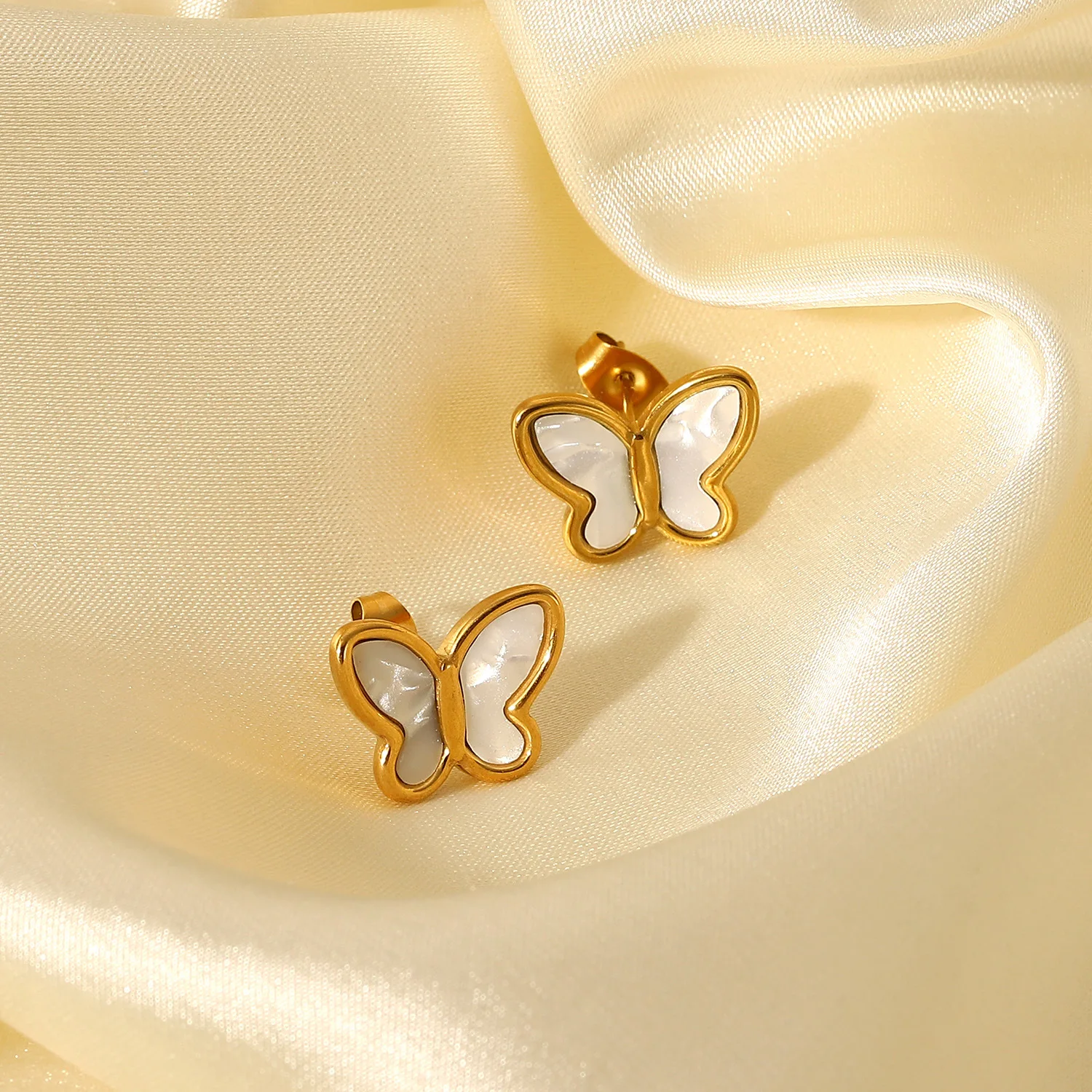 New Fashion Popular Natural White Shell Butterfly Stud Stainless Steel 18K Gold Plated Fashion Earrings For Women