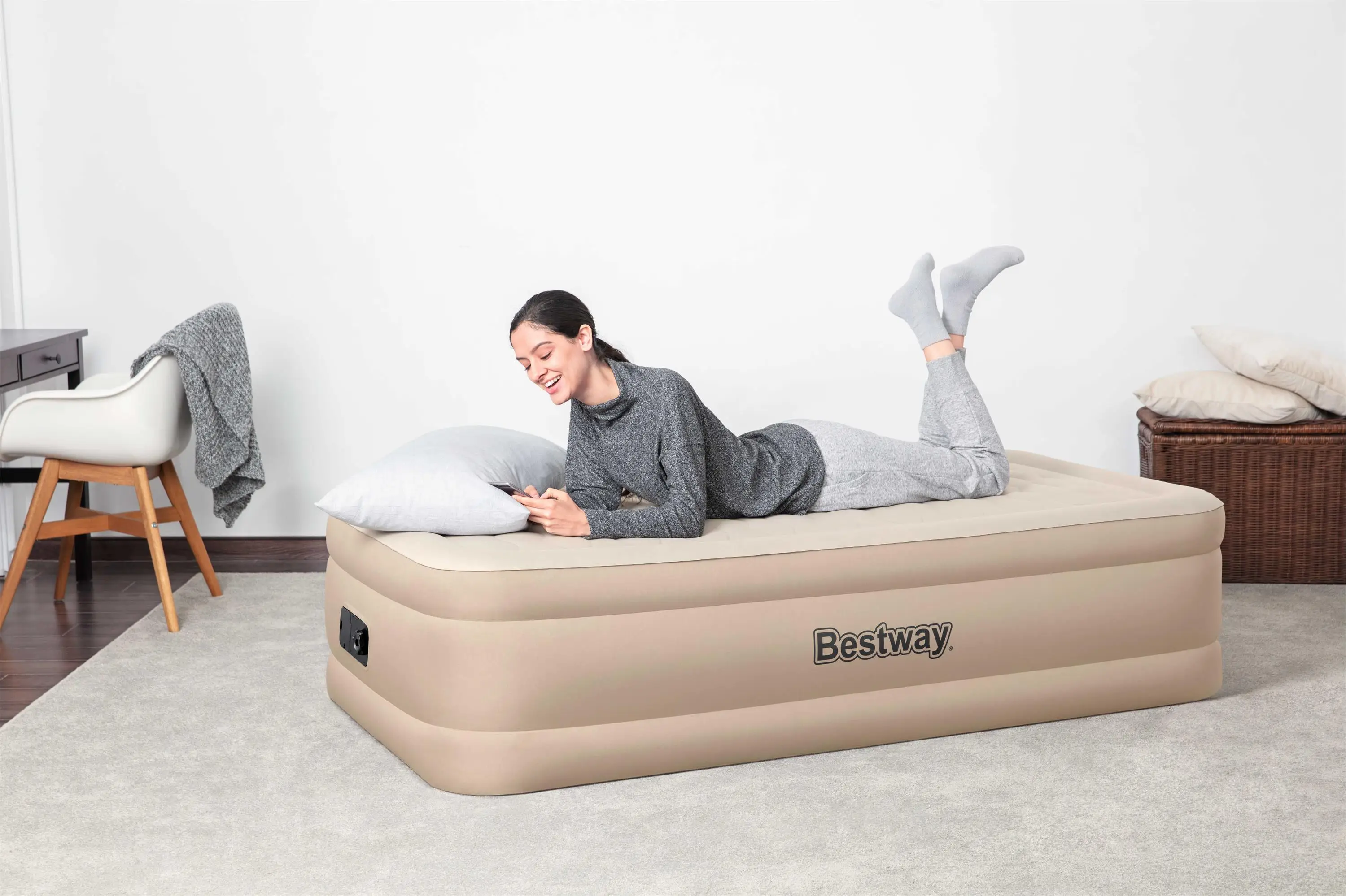 Bestway 69048 Tritech Air Mattress Twin With Builtin Ac Pump Relax