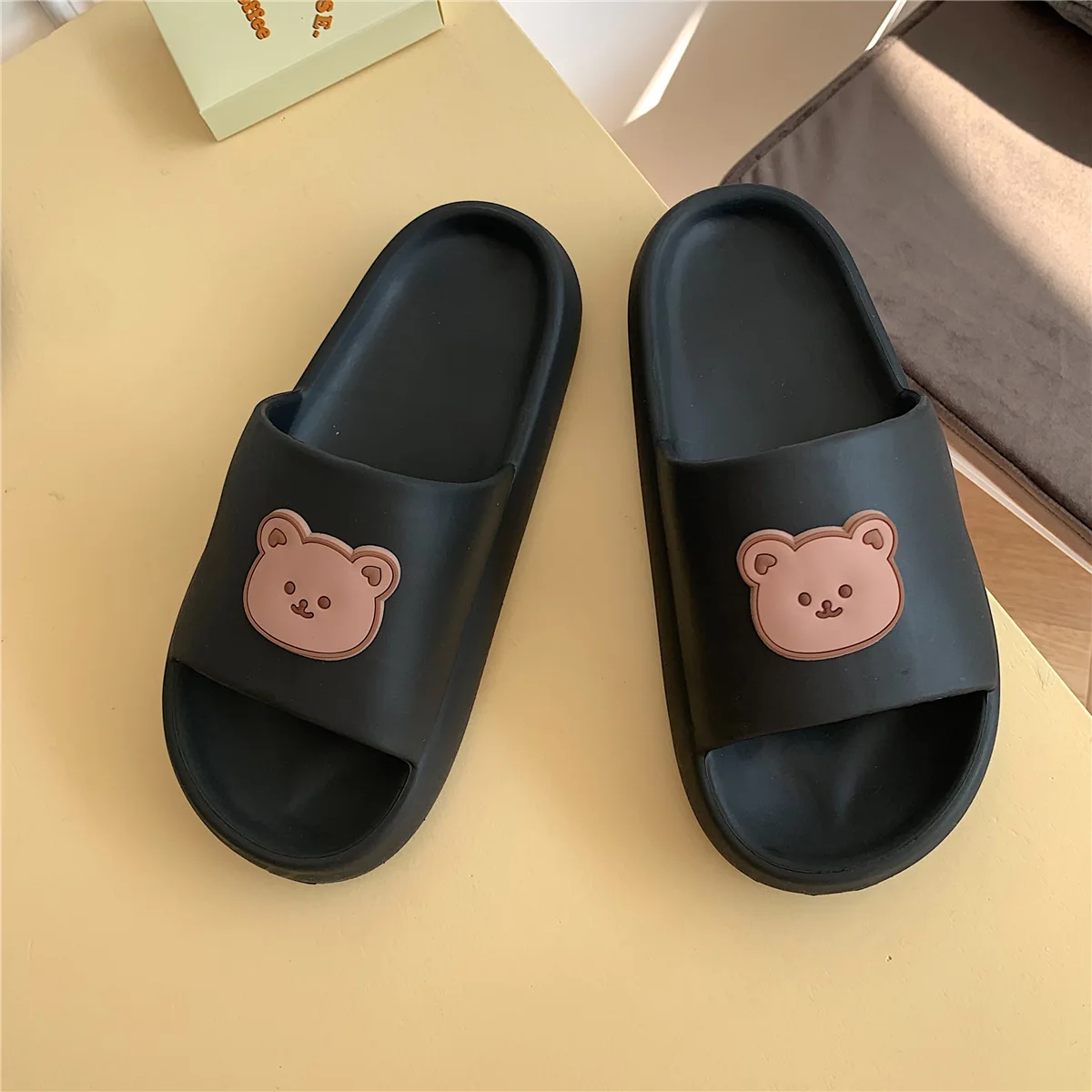 

Japanese cartoon slippers men's and women's summer indoor slippers home outdoor sandals OEM customization