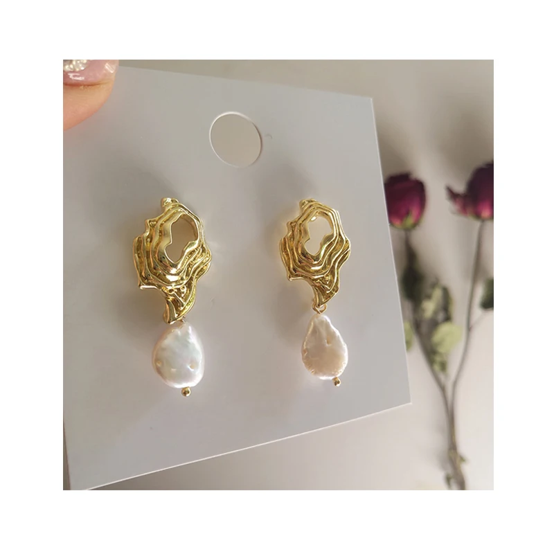 

Flat Natural Freshwater Pearl Earrings for Women Wave Shape Gold Drop Cut Out White Baroque Jewelry woman