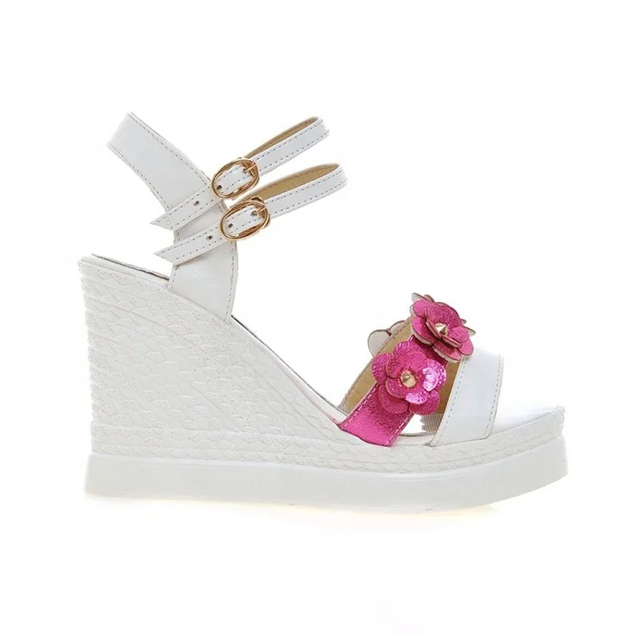 

2020 Sweet Flower Lady Thick Bottom Platform Shoes Ladies Sandals Students Large Size Women High Heels, Red, silver