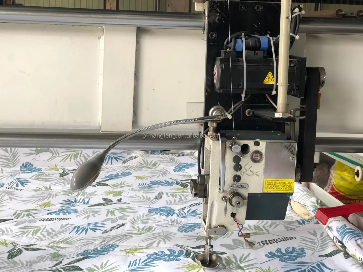 Single Head Quilting Machine Industrial Comforter Sewing Machine Servo