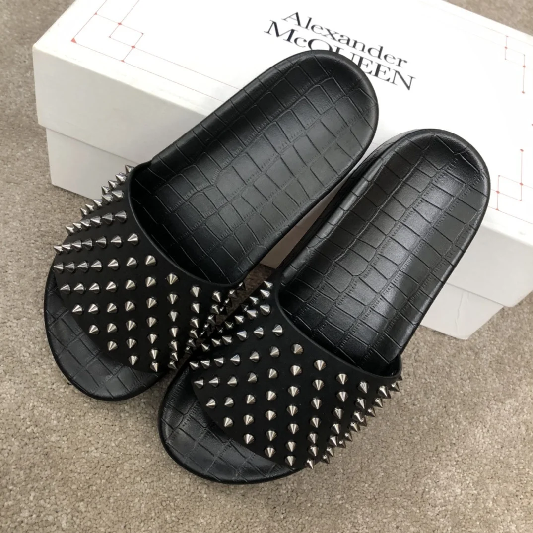 

2021 spring and summer new punk style pigskin rivet men's slippers rubber sole European and American large size wholesale, Black