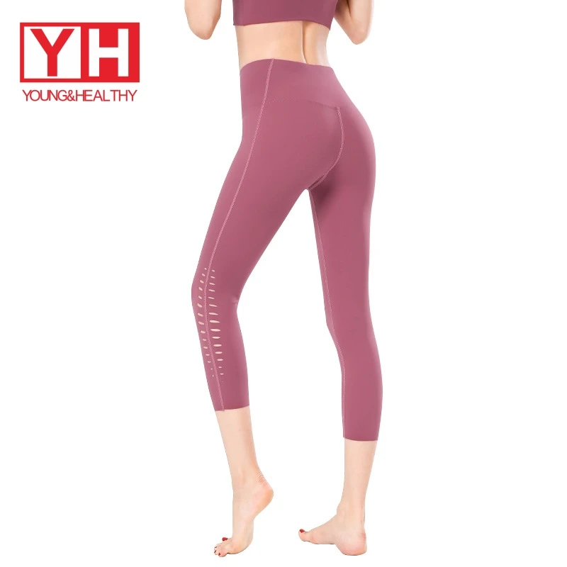 

Hot Sale Customized Logo Solid Fitness Women Workout Yoga Scrunch Butt Lift Capri Pants Sets