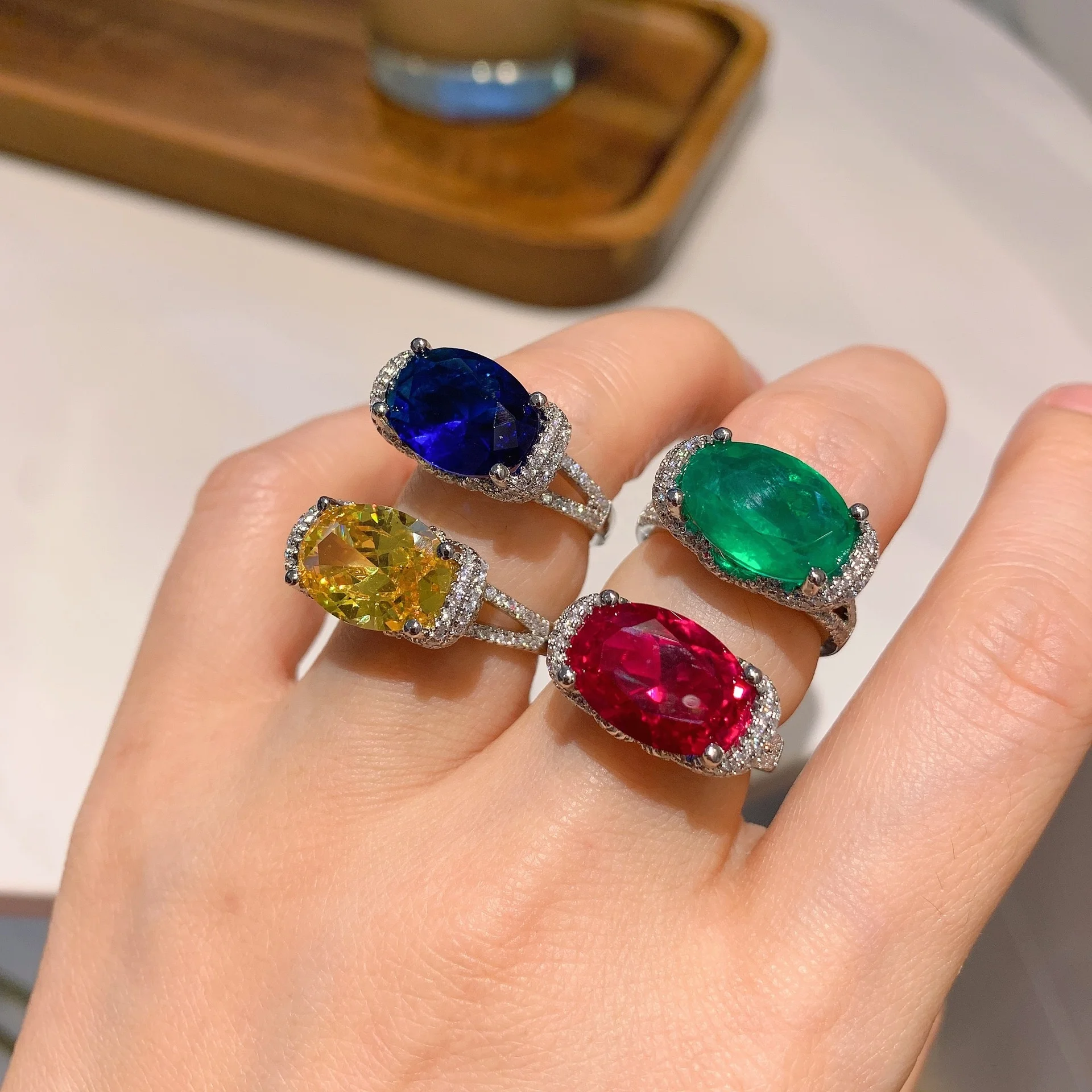 

Vintage Ruby Gemstones zircon Ring With big green red Yellow Zircon stone Jewelry For woman, Picture shows