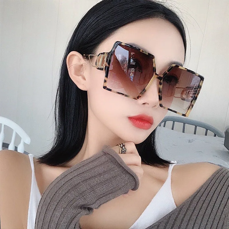 

New Fashion Sunglasses Women Oversized Square Sun Glasses UV400 Vintage Brand Designer Eyeglasses Frames