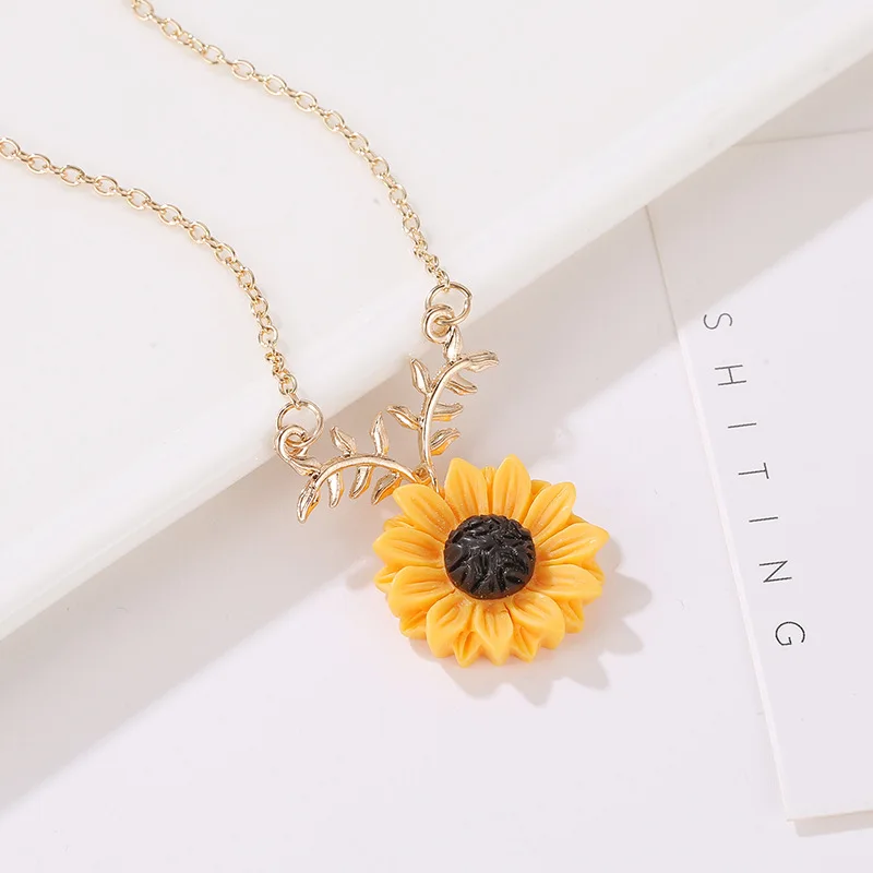 

Popular Cute Flower Necklace Earrings Suit Gold Plated Sunflower Pendant Jewelry Set For Ladies, 1 color