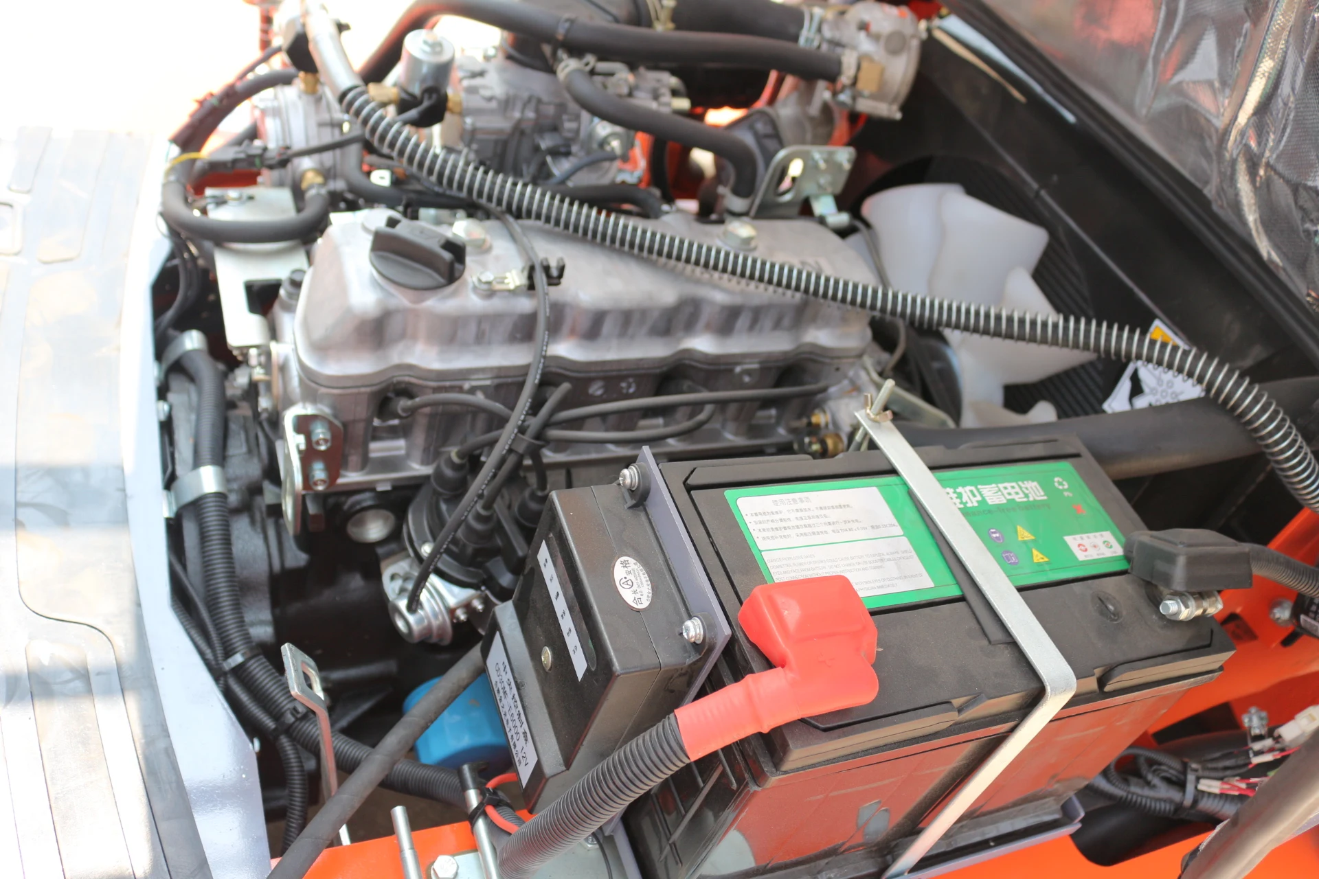 cng 双燃料电梯与 k25 日产发动机