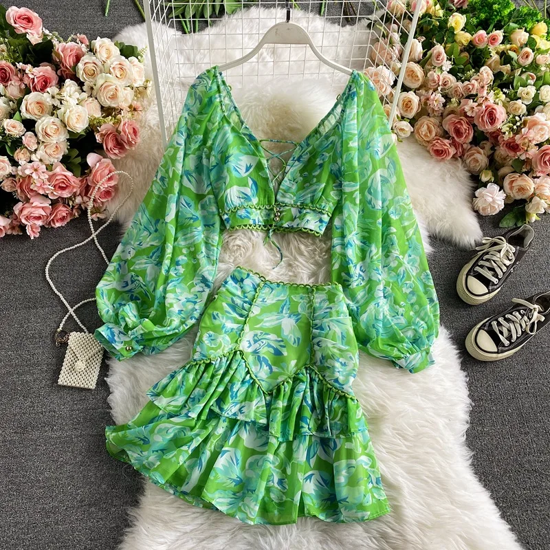 

2021 Lady A suit Fashion Blouse Tops and skirt Bohemian Style Floral Print T-shirt V-neck Loose High Waist Style, Picture color
