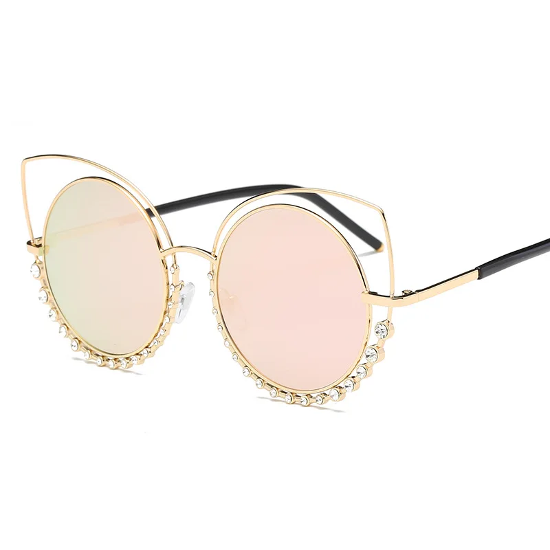 

Luxury Women's Sun Glasses Cat Eye Shaped Designable Hollow Diamond-studded Gradient Color Retro Sunglasses, As the picture shows