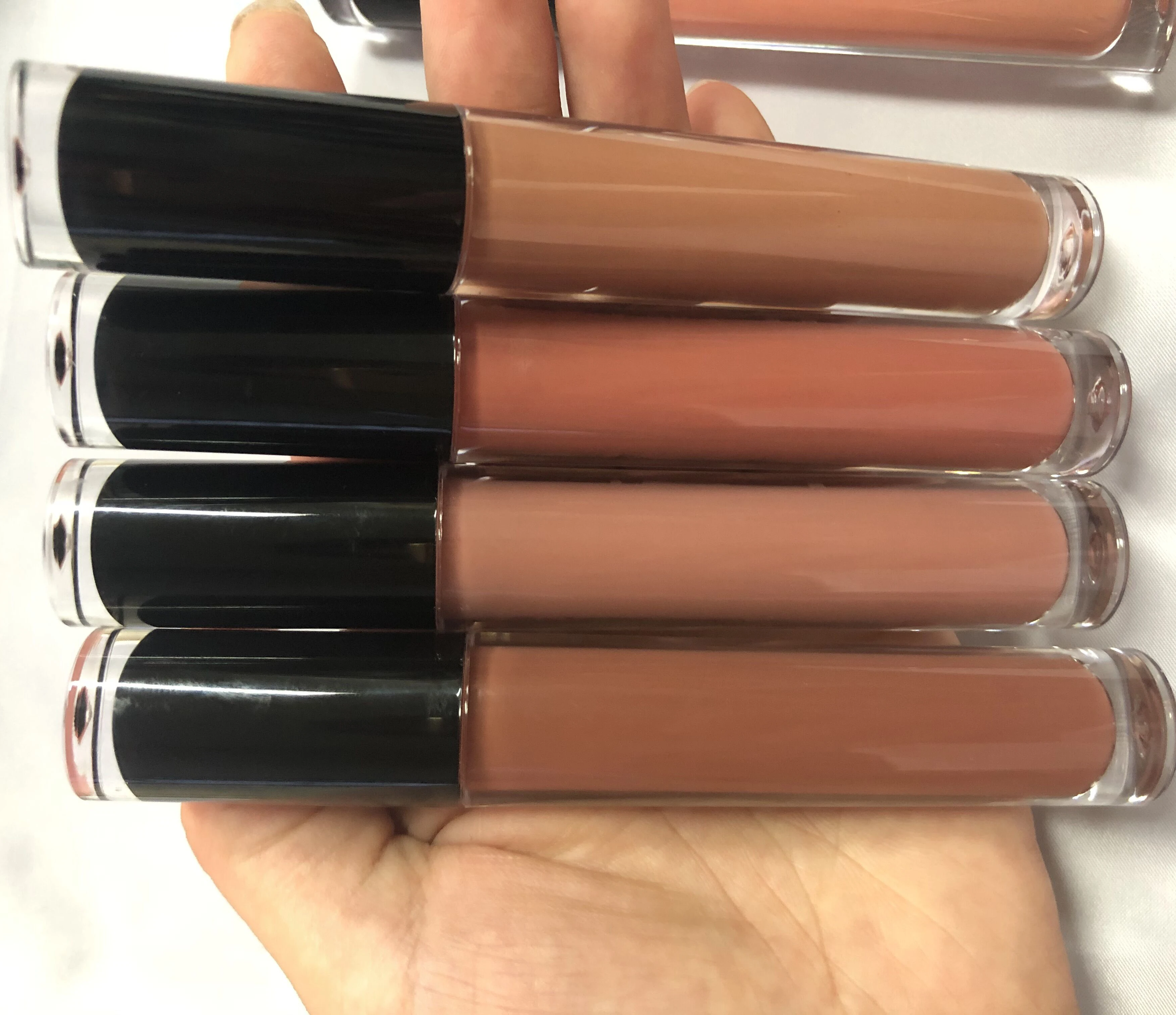 

OEM low moq custom vegan nude lip gloss with private label