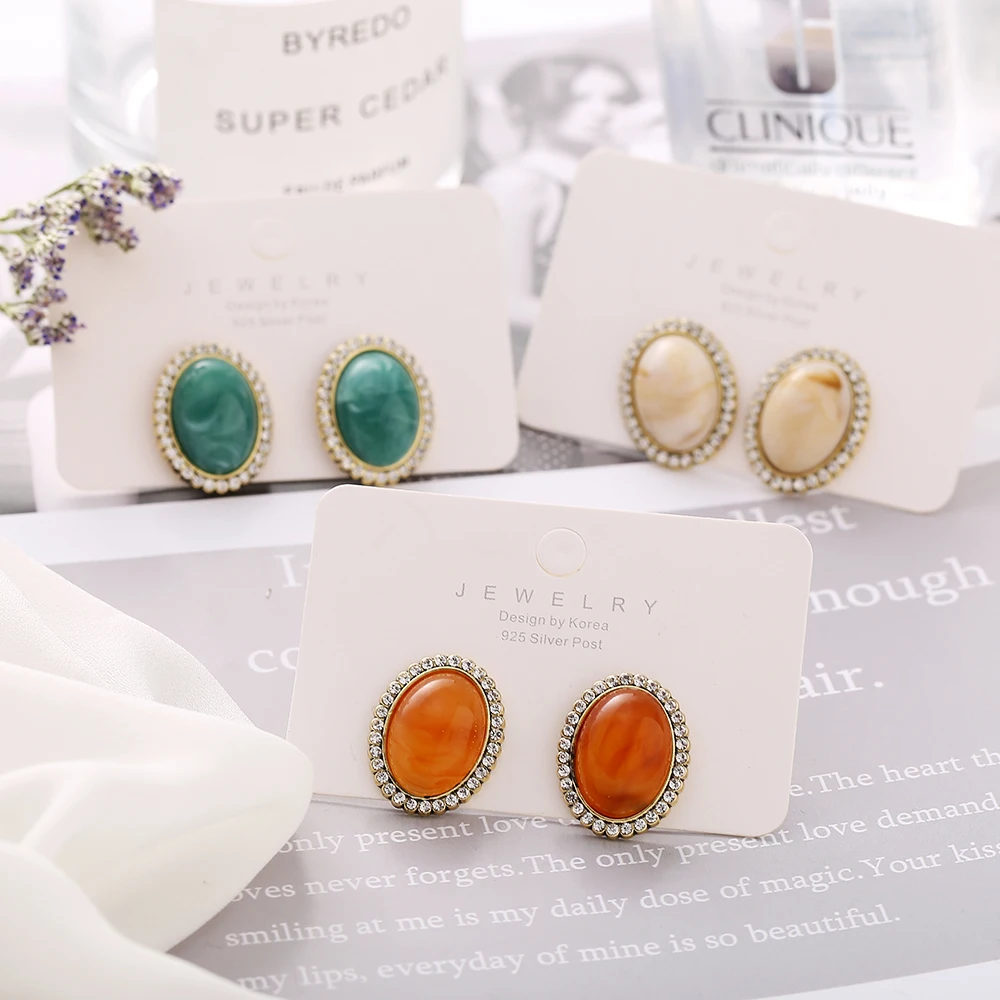 

Fashion New Vintage Round Stud Earrings Temperament Gold Ear Stud Circle Pearls Stone Jewelry Women