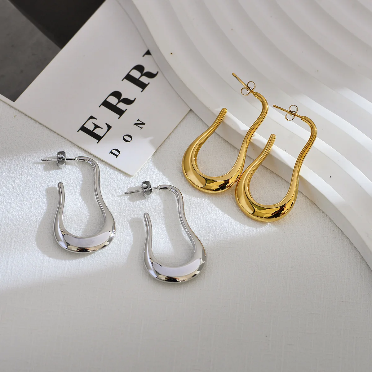 

Geometric Irregular 18k Gold Plated Earrings Stainless Steel Minimalist Water Drop Long Hoops Design U-Shaped Unfade Earring