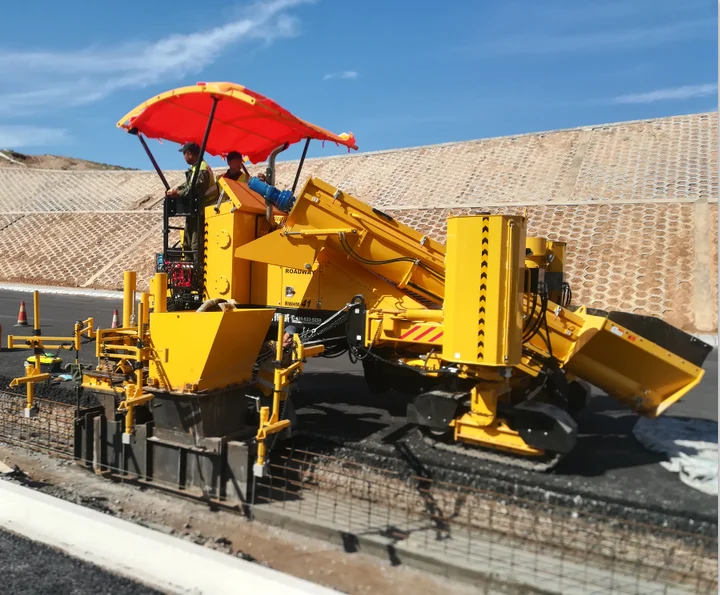 Automatic curb paver 11700KG for construction work