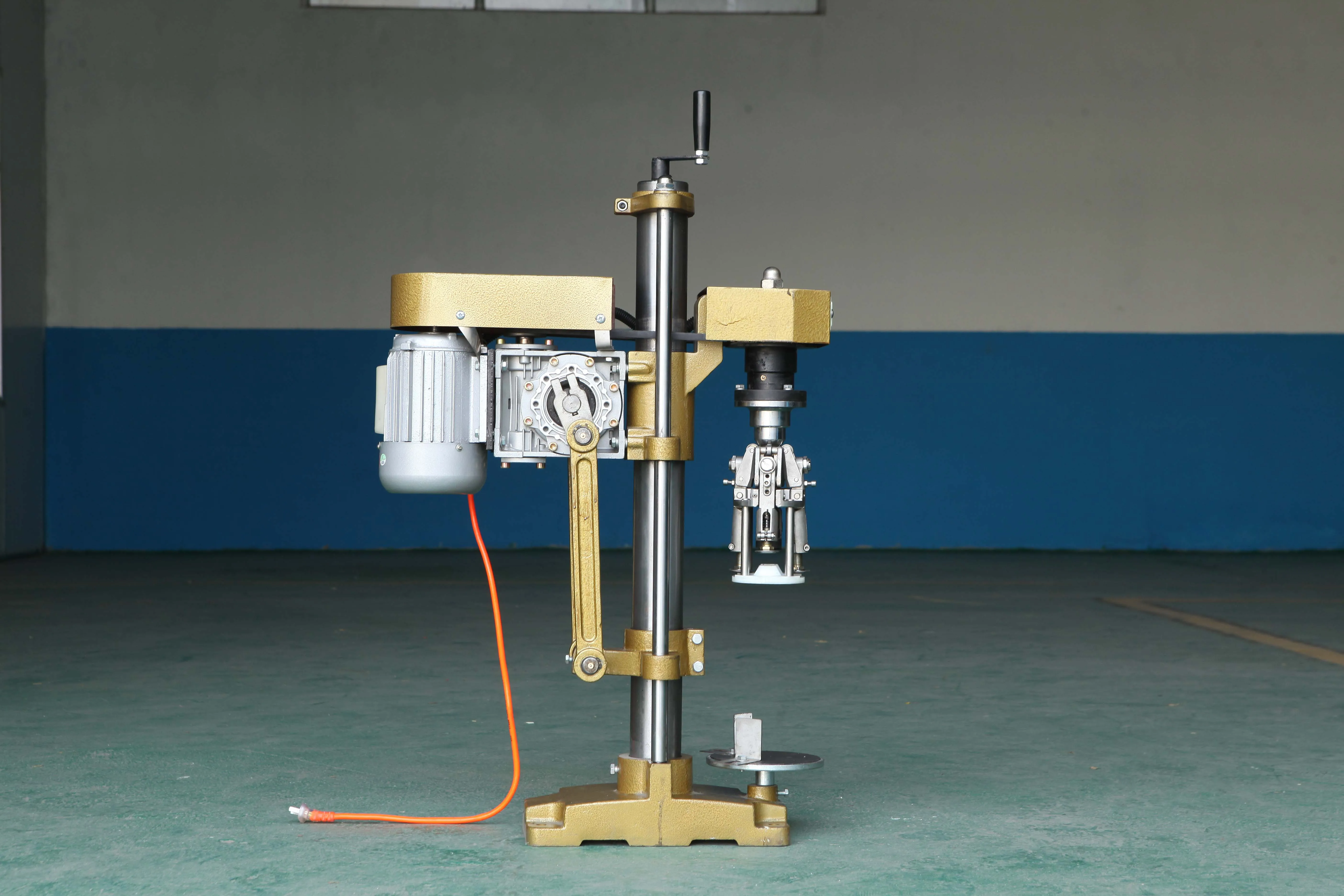 ZERUI Semi Automatic Glass Wine Bottle Screw Capping Machine