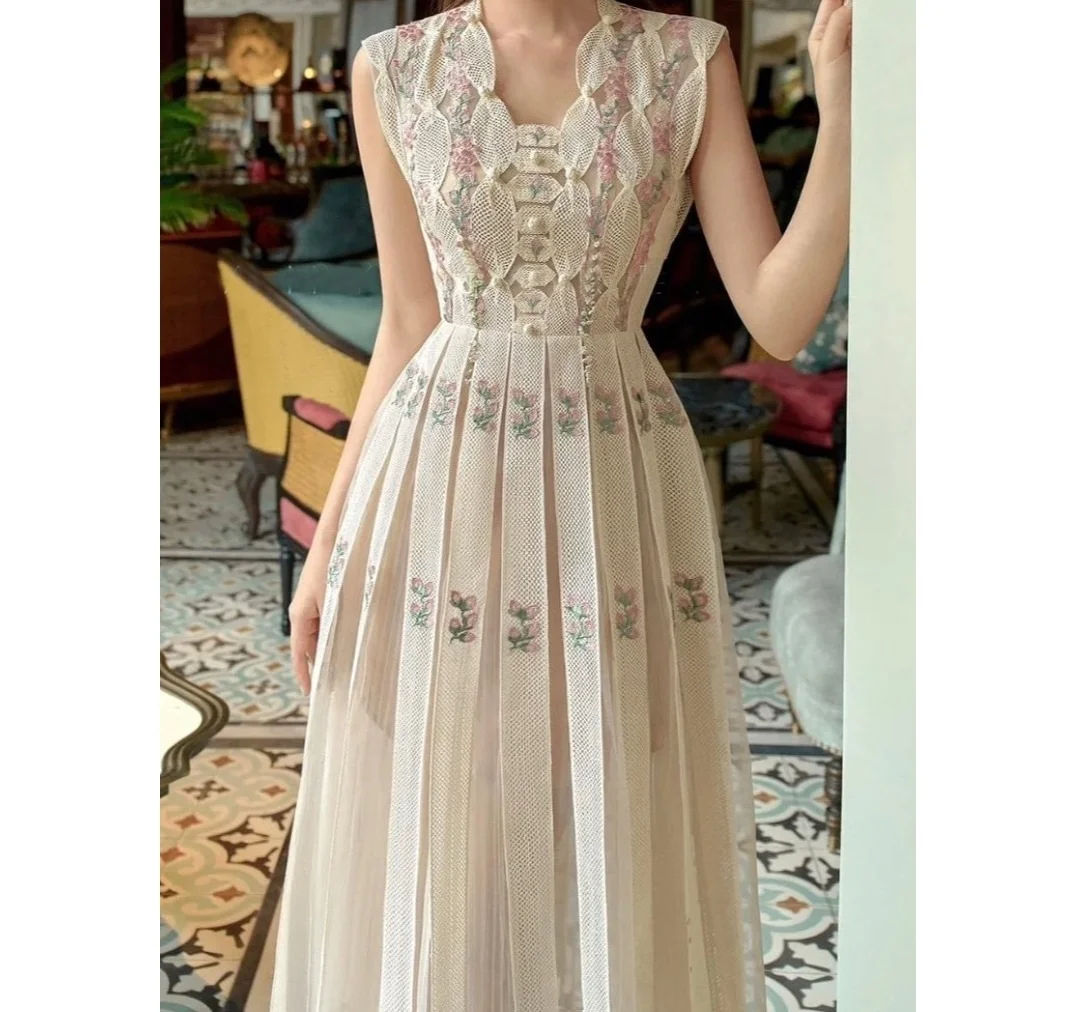 

Fashionable Women's 2024 Spring New Product Mesh Spliced Embroidered Flower Hollow Beaded V-neck Sleeveless Dress