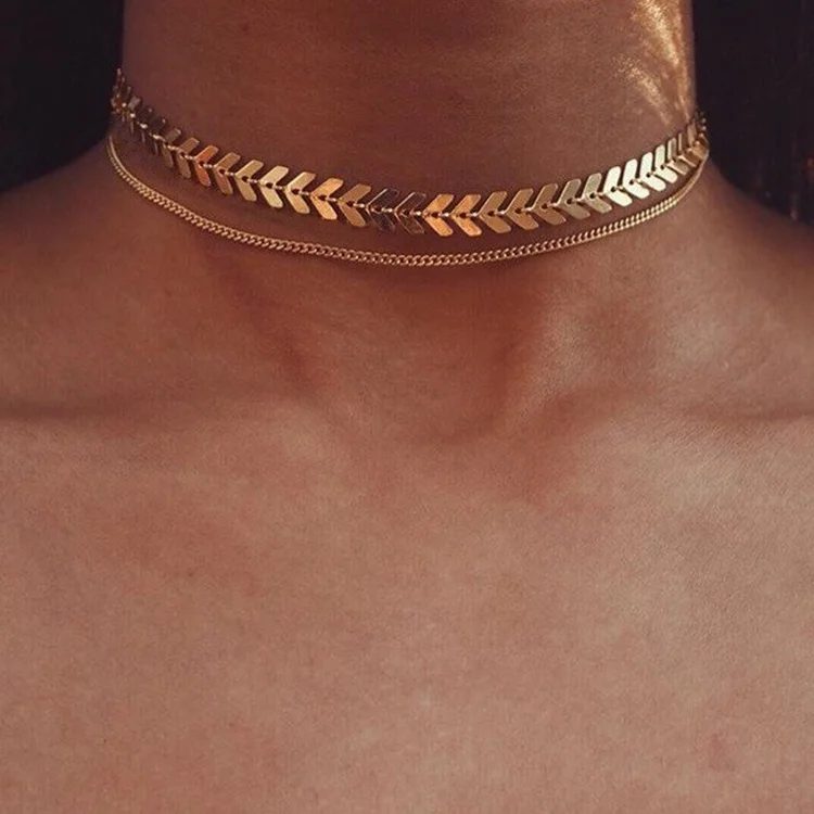 

New Fashion Short Necklace Fishbone Chain Sequin Double Layer Necklace Women