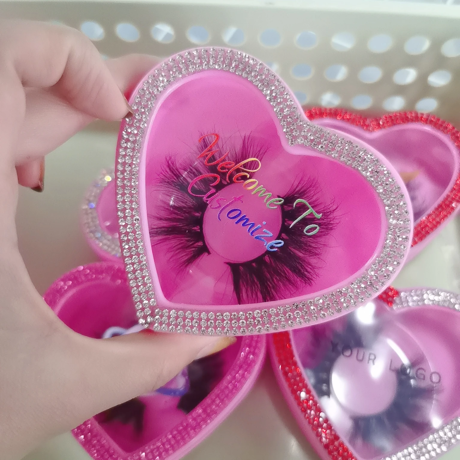 

Valentine's day eyelash box Wholesale pink heart shaped Rhinestone lash case mirror Private label Luxury eyelash packaging box