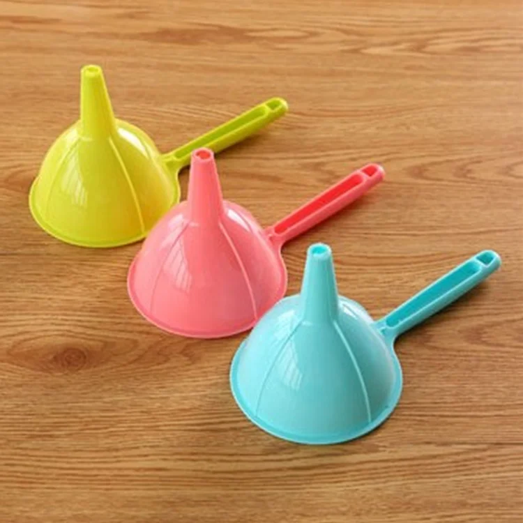 

Amazon Hot Sale Kitchen Folding Funnels for Liquid Transfer