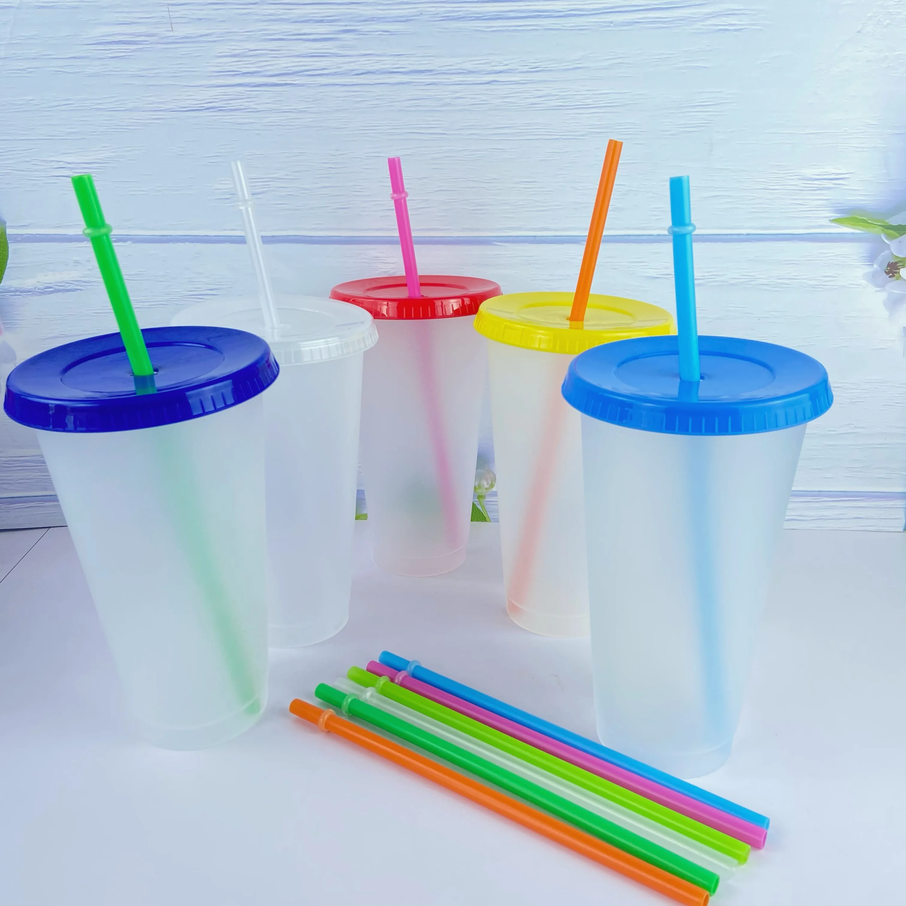 

plastic coffee cup 710ml lids and straws Wholesale plastic tumbler, Customized color