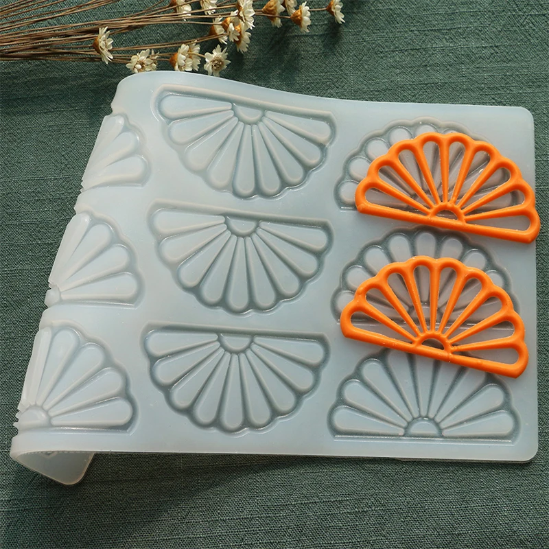 

Food grade fan shape fondant cake decorating silicone molds, Translucent;pantone color