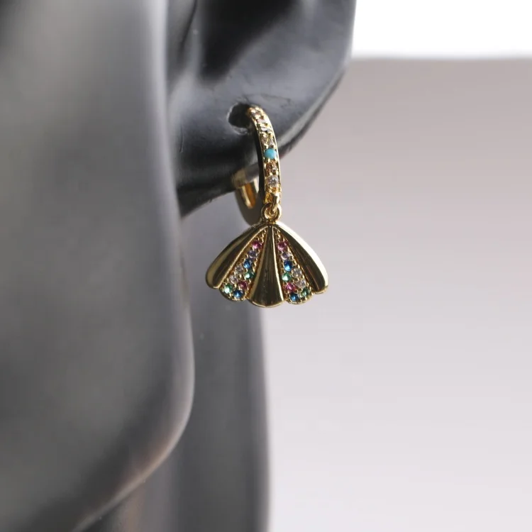 

2021 Custom KC Gold Plated Cubic Zirconic Diamond Personalized Skirt Fan-shape Hoop Earrings Women Jewelry Gold Stud Earrings